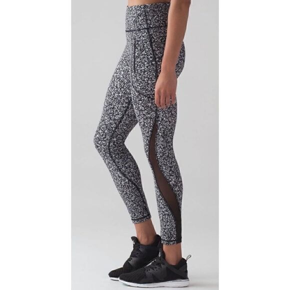 Lululemon Invigorate 7/8 Leggings Size 2 - Picture 2 of 8